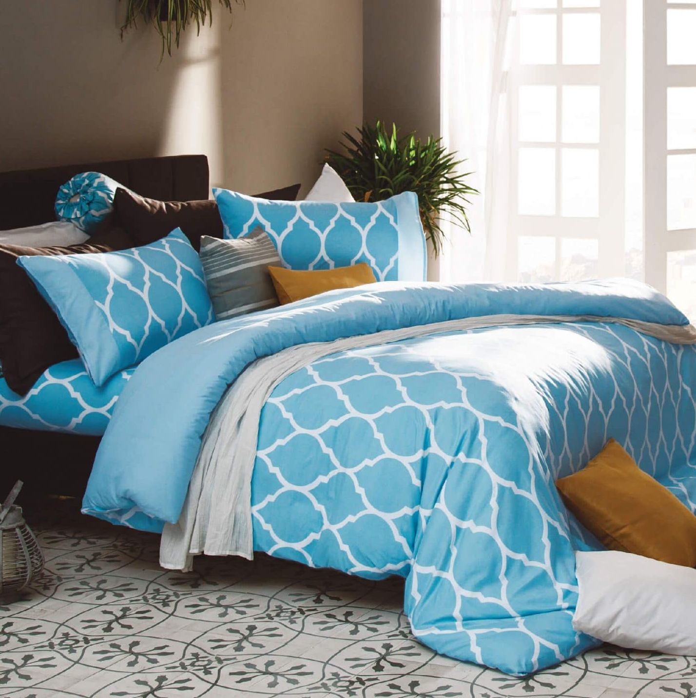 Lotus Melbourne Comforter Mint Green & White Quatrefoil