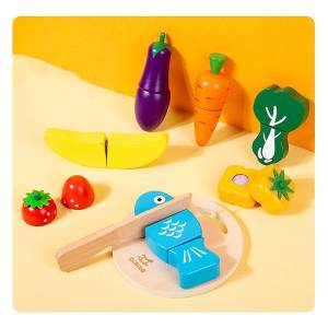 Montessori 9 Pieces Wooden Kitchen Toys Playsets Pretend Play Including Chopping Board Knife Fish Eggplant Strawberry Carrot Banana Tomato & Spinach