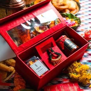 Makkuse Mini Teej Gift Box (Traditional Potey)