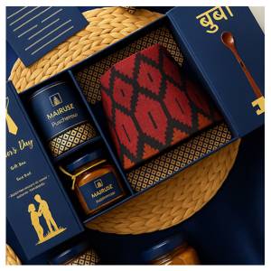Makkuse Small Fathers Day Diabetic-Friendly Gift Box (Dhaka Topi)