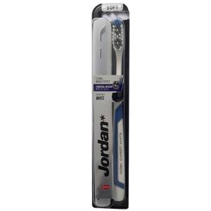Jordan Toothbrush Expert Clean Soft with Hygenic Travel Case