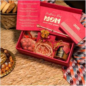 Makkuse Mini Mother's Day Gift Box  (Pearl Neckalce)