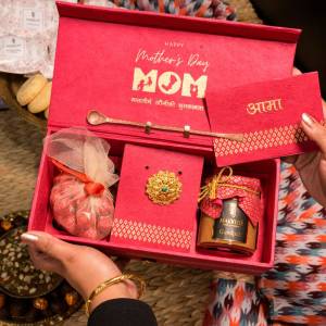 Makkuse Mini Mother's Day Gift Box (Subarna Brooch)- No Sugar Added